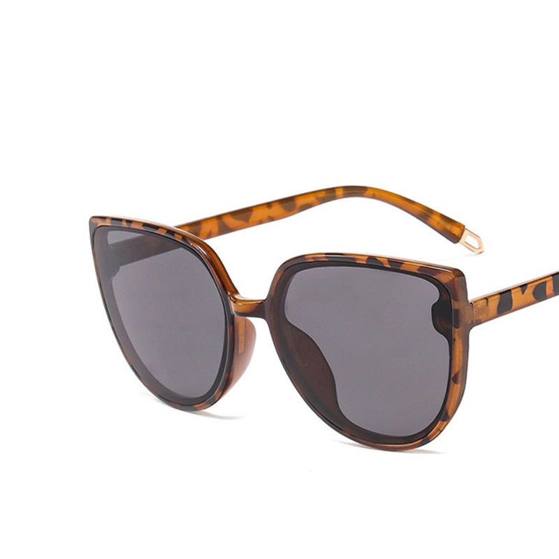 CHYLEANNA  Classic Retro Sunglasses