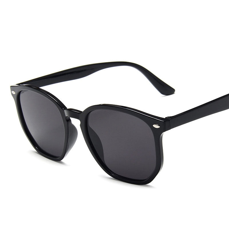 CHYLEANNA  Vintage Square Retro Sunglasses